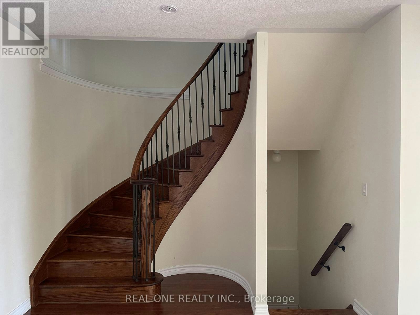 25 Paper Mills Crescent, Richmond Hill, ON, L4E 0V5 - 4