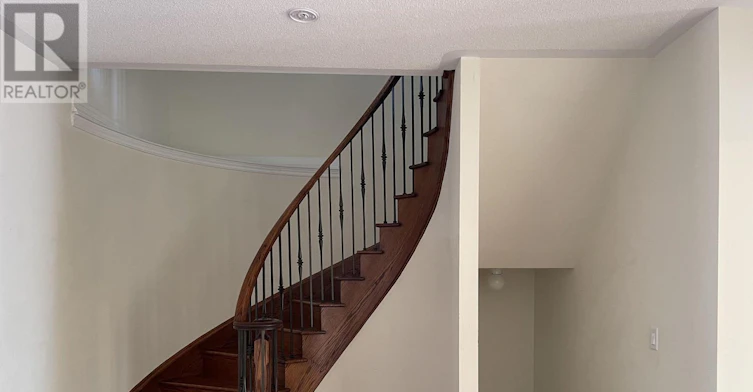 25 Paper Mills Crescent, Richmond Hill, ON, L4E 0V5 - 4