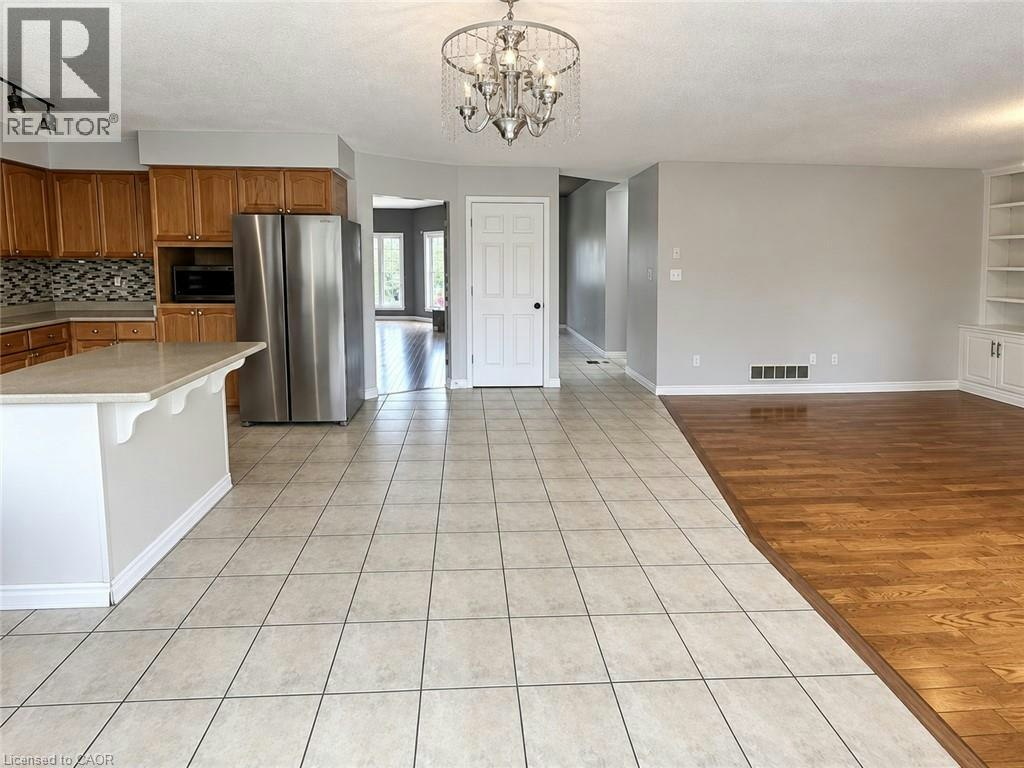 920 Marl Meadow Court, Kitchener, ON, N2R 1L4 - 9