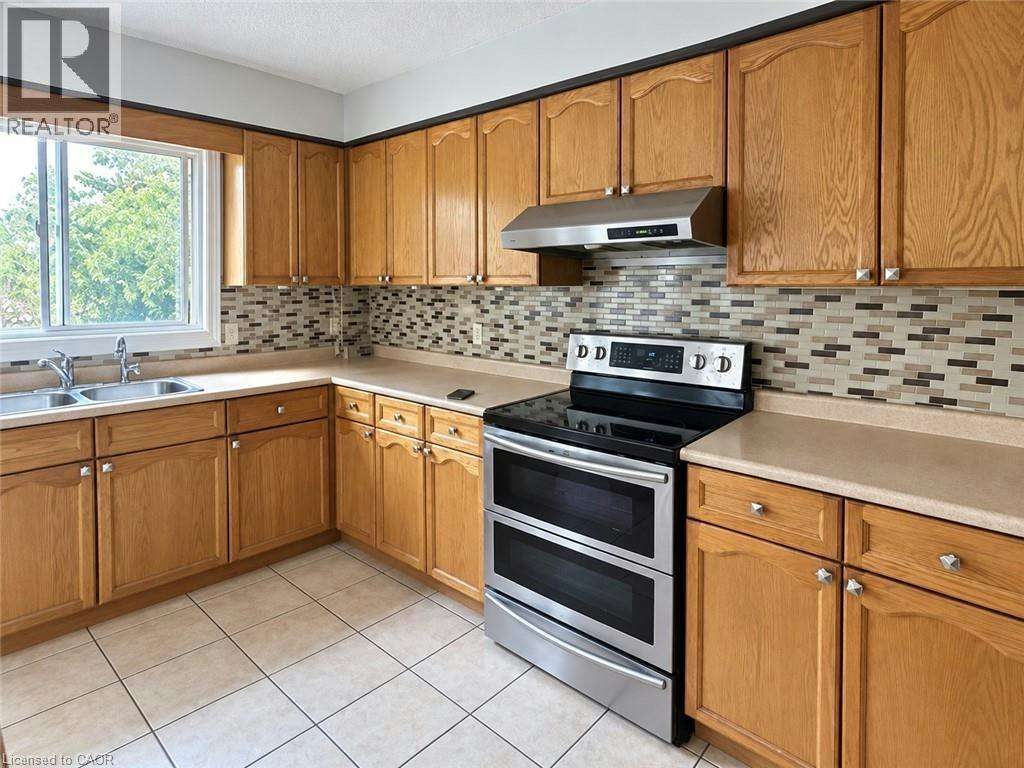 920 Marl Meadow Court, Kitchener, ON, N2R 1L4 - 13