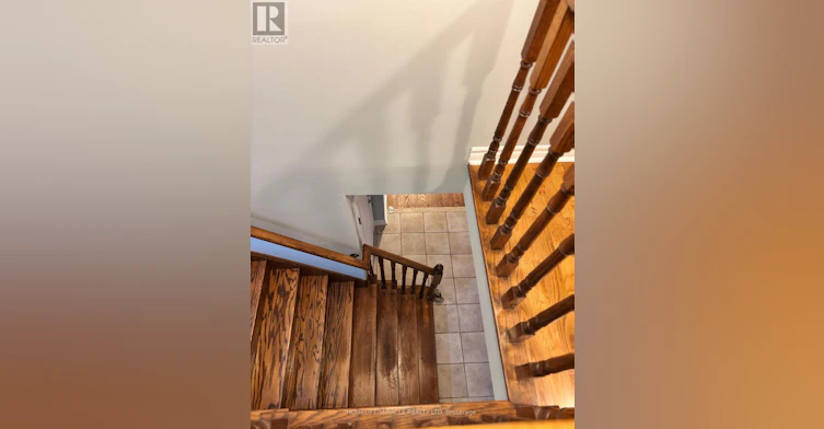 820 Othello Court, Mississauga, ON, L5W 1H2 - 2