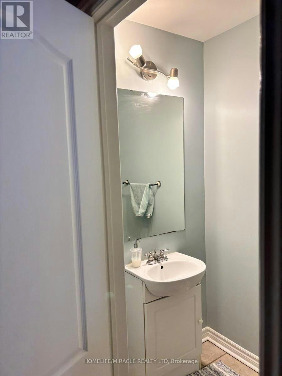 820 Othello Court, Mississauga, ON, L5W 1H2 - 10