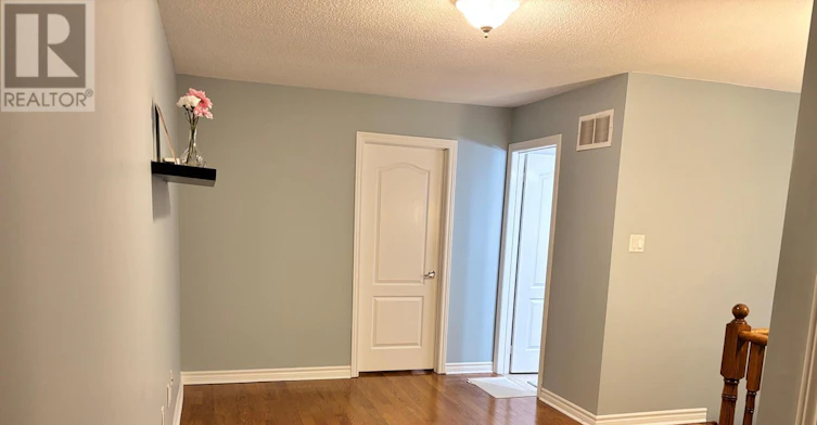 820 Othello Court, Mississauga, ON, L5W 1H2 - 4