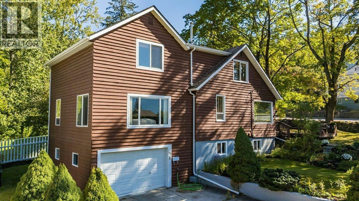 904 Fifth Street, Nelson, BC, V1L 2X8