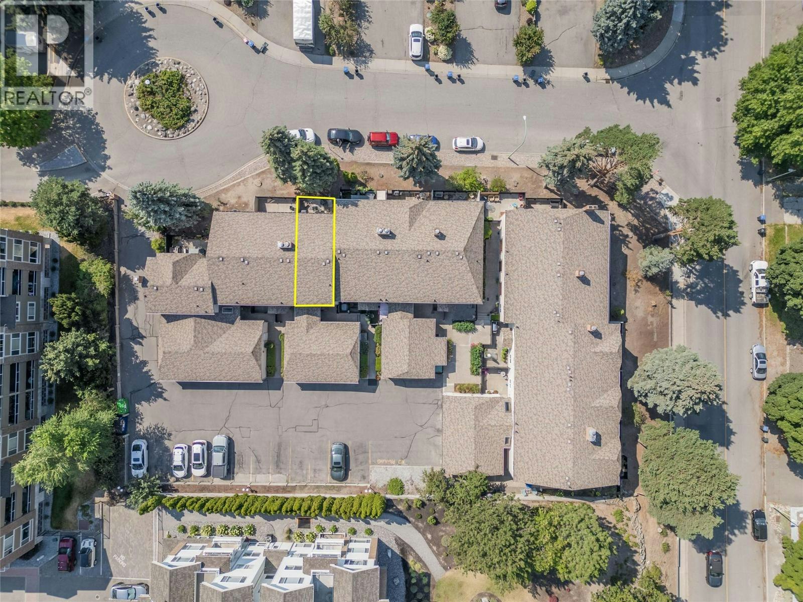 3-1675 Thayer Court, Kelowna, BC, V1Y 8M2