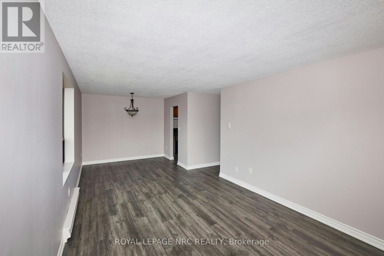 11-4839 Drummond Road, Niagara Falls, ON, L2E 6E2 - 11