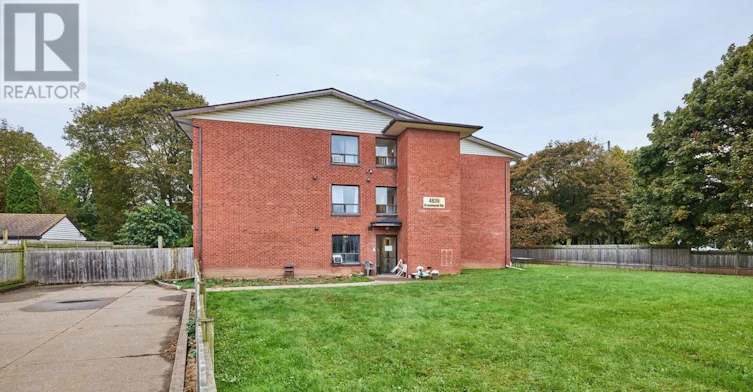 11-4839 Drummond Road, Niagara Falls, ON, L2E 6E2 - 2