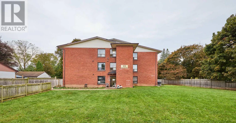 11-4839 Drummond Road, Niagara Falls, ON, L2E 6E2 - 3