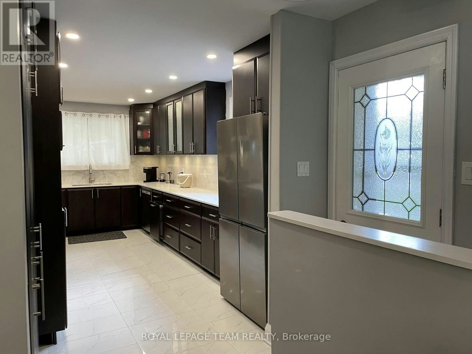 1210 Adirondack Drive, Ottawa, ON, K2C 2V3 - 10