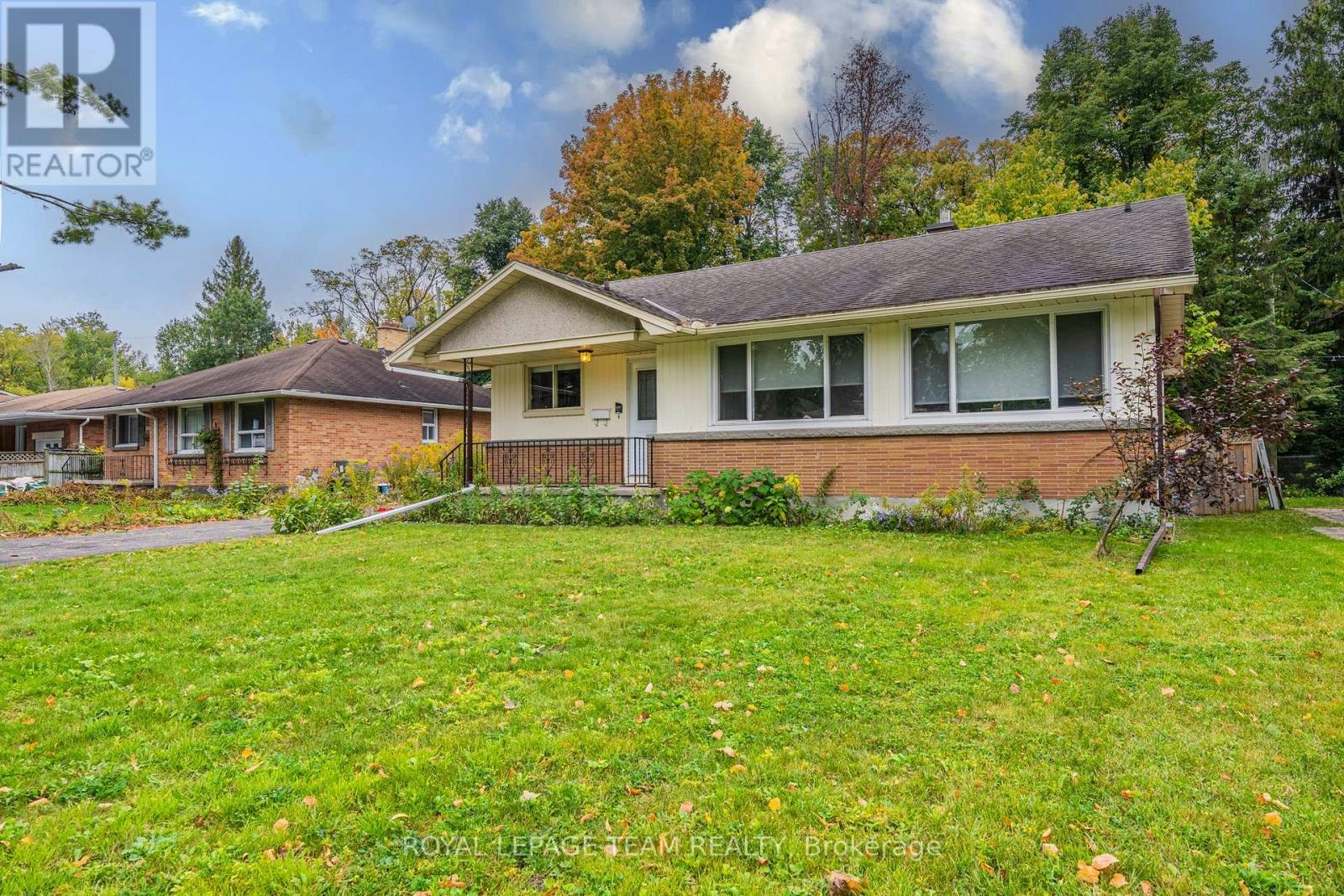 1210 Adirondack Drive, Ottawa, ON, K2C 2V3 - 4