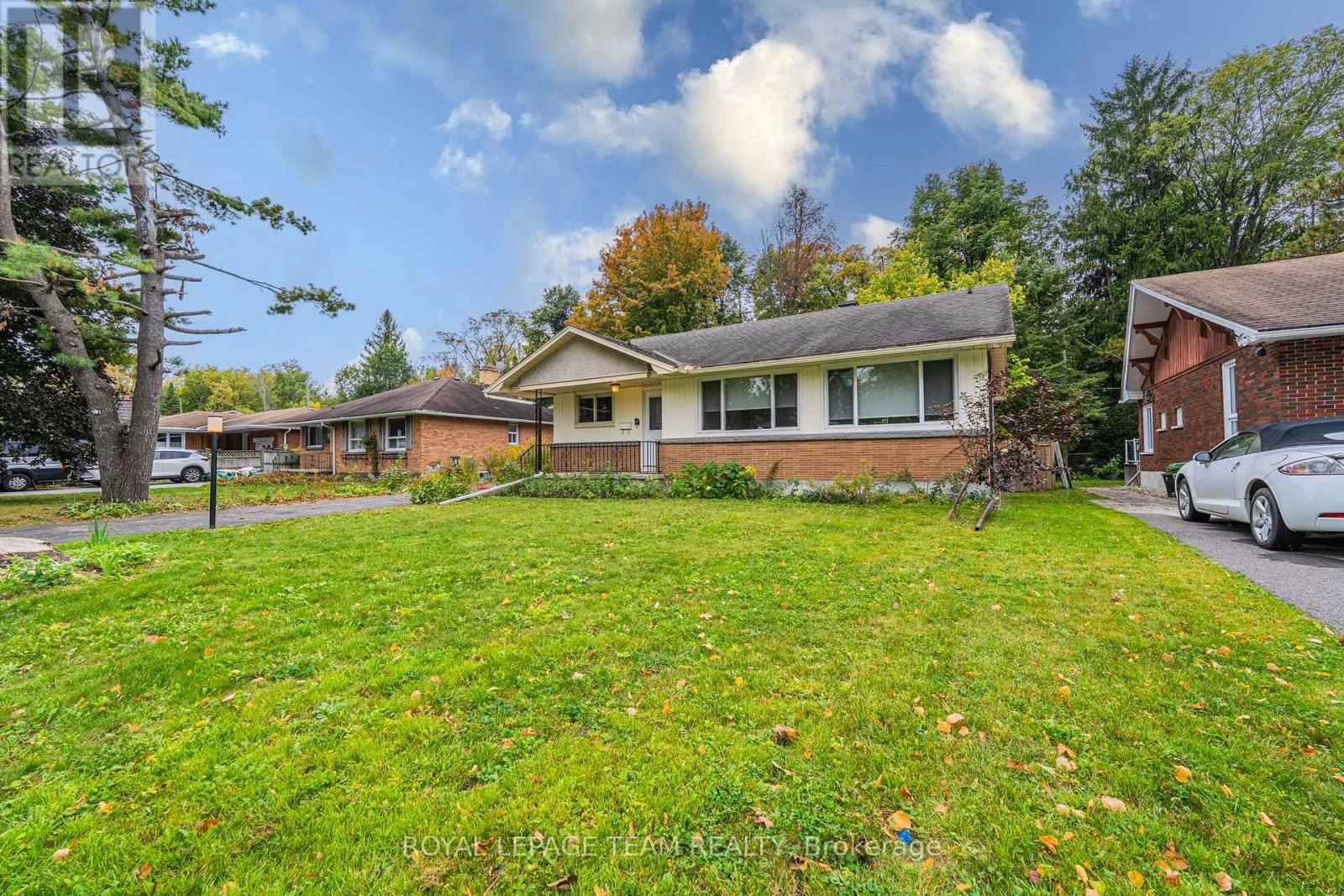 1210 Adirondack Drive, Ottawa, ON, K2C 2V3 - 3