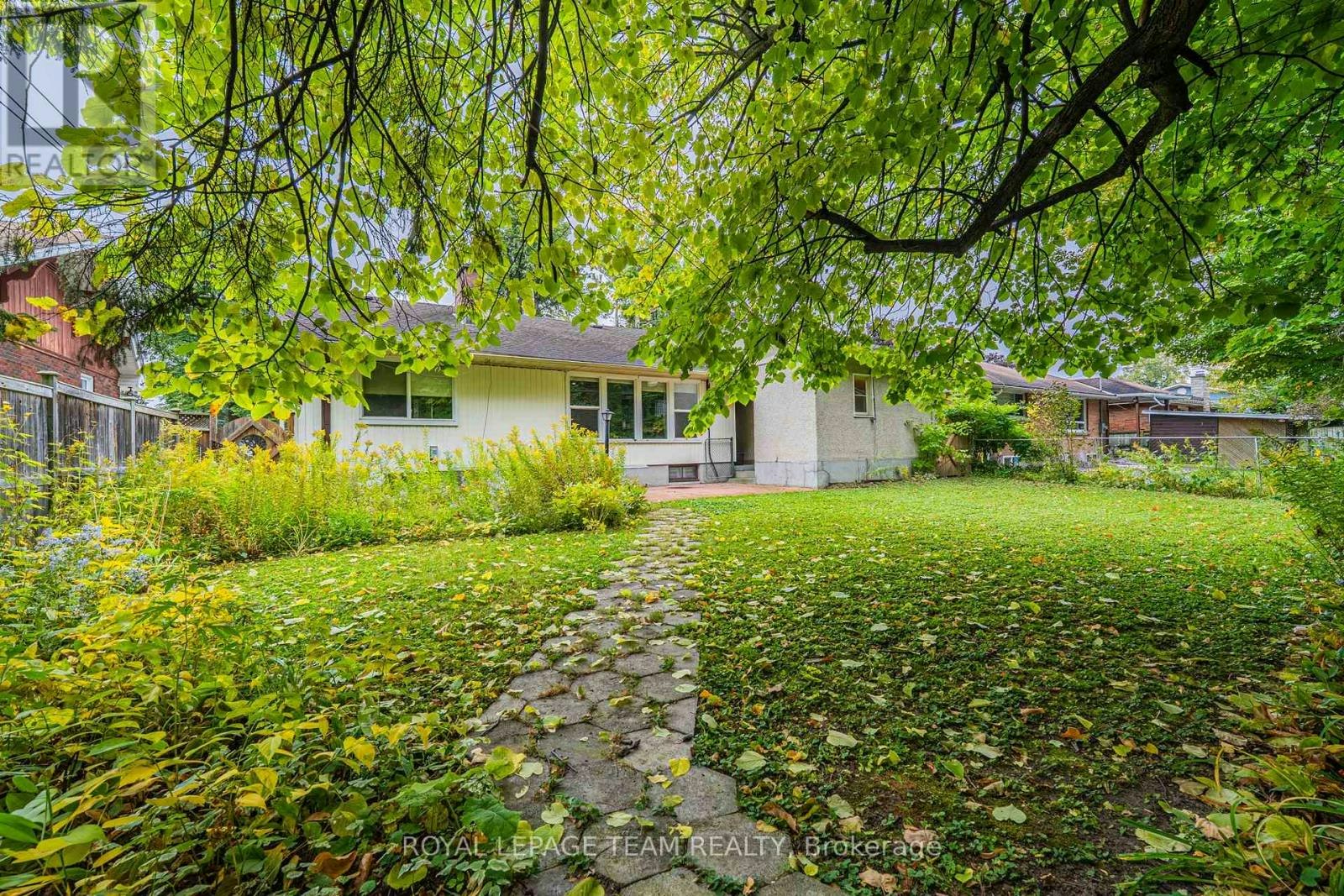 1210 Adirondack Drive, Ottawa, ON, K2C 2V3 - 33
