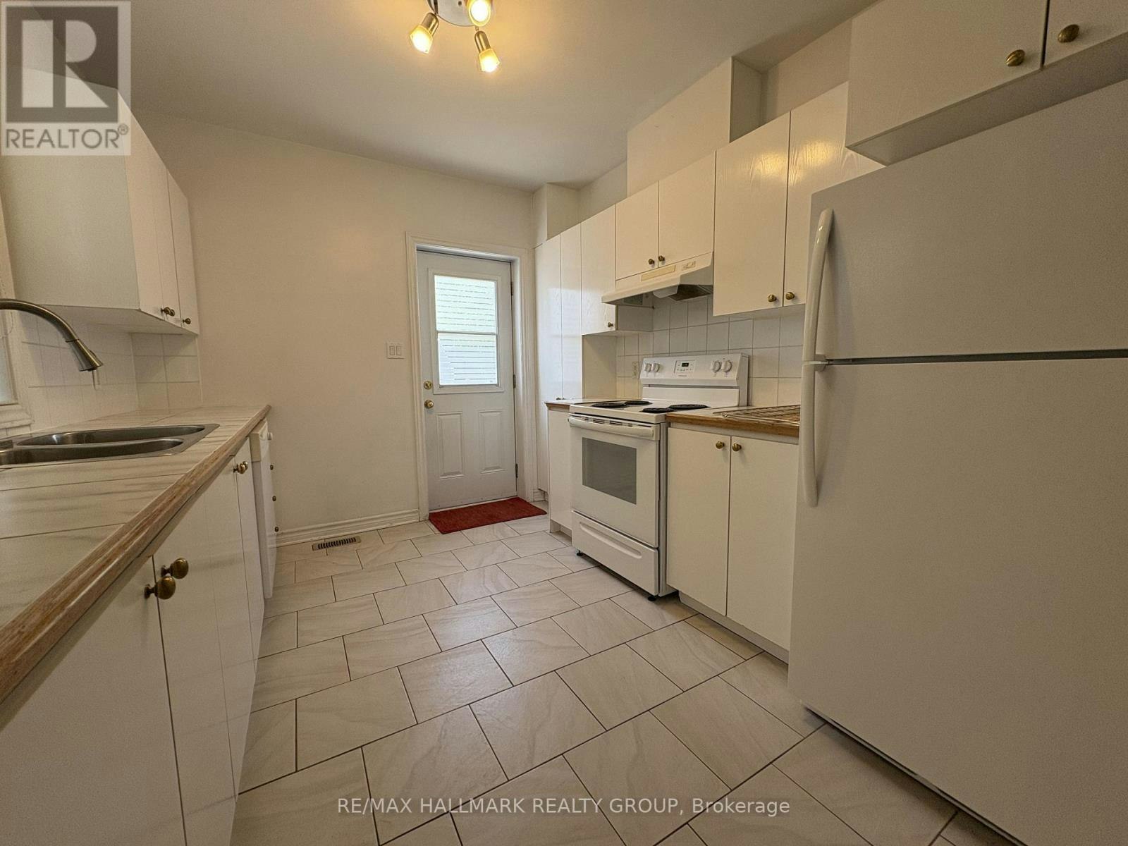 230 Cumberland Street, Ottawa, ON, K1N 5J1 - 4