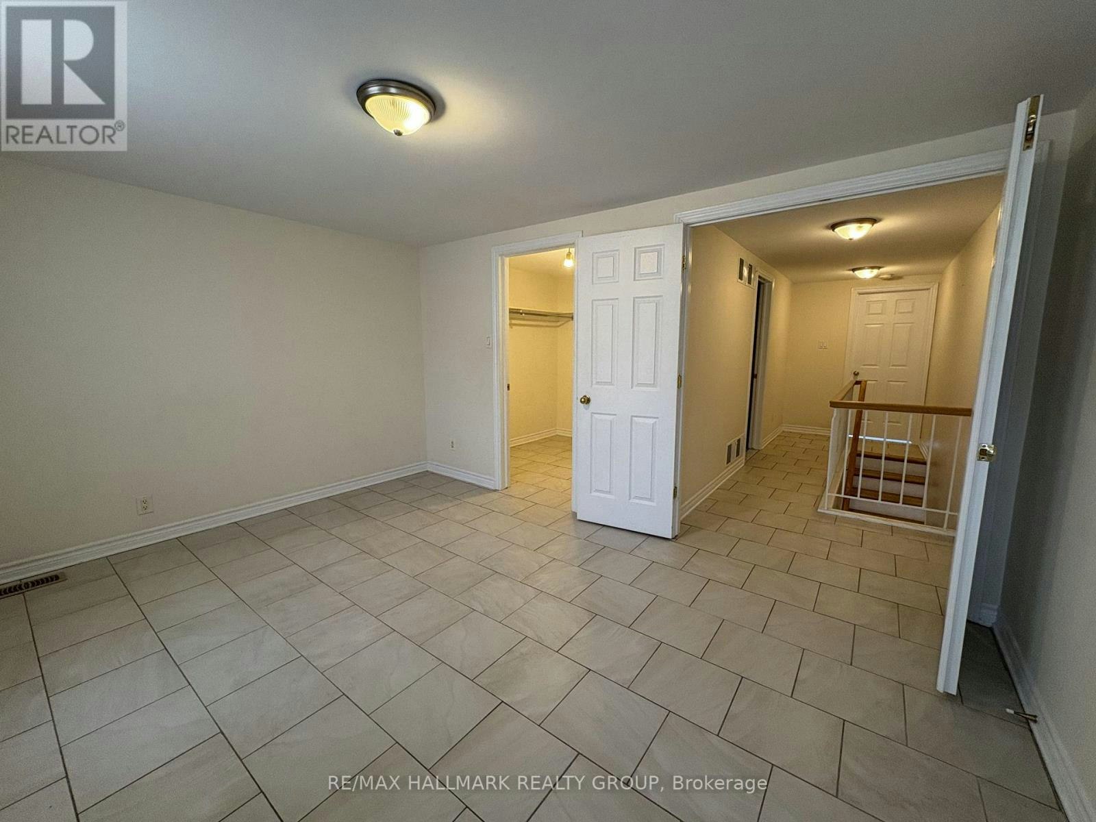 230 Cumberland Street, Ottawa, ON, K1N 5J1 - 5