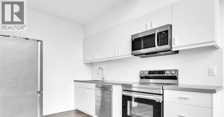 403-1900 6th Concession, Windsor, ON, N9G 3A3 - 2