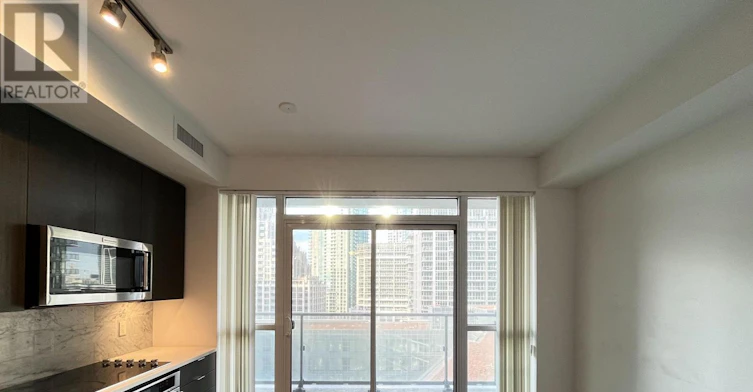 1003-38 Iannuzzi Street, Toronto, ON, M5V 0S2 - 3