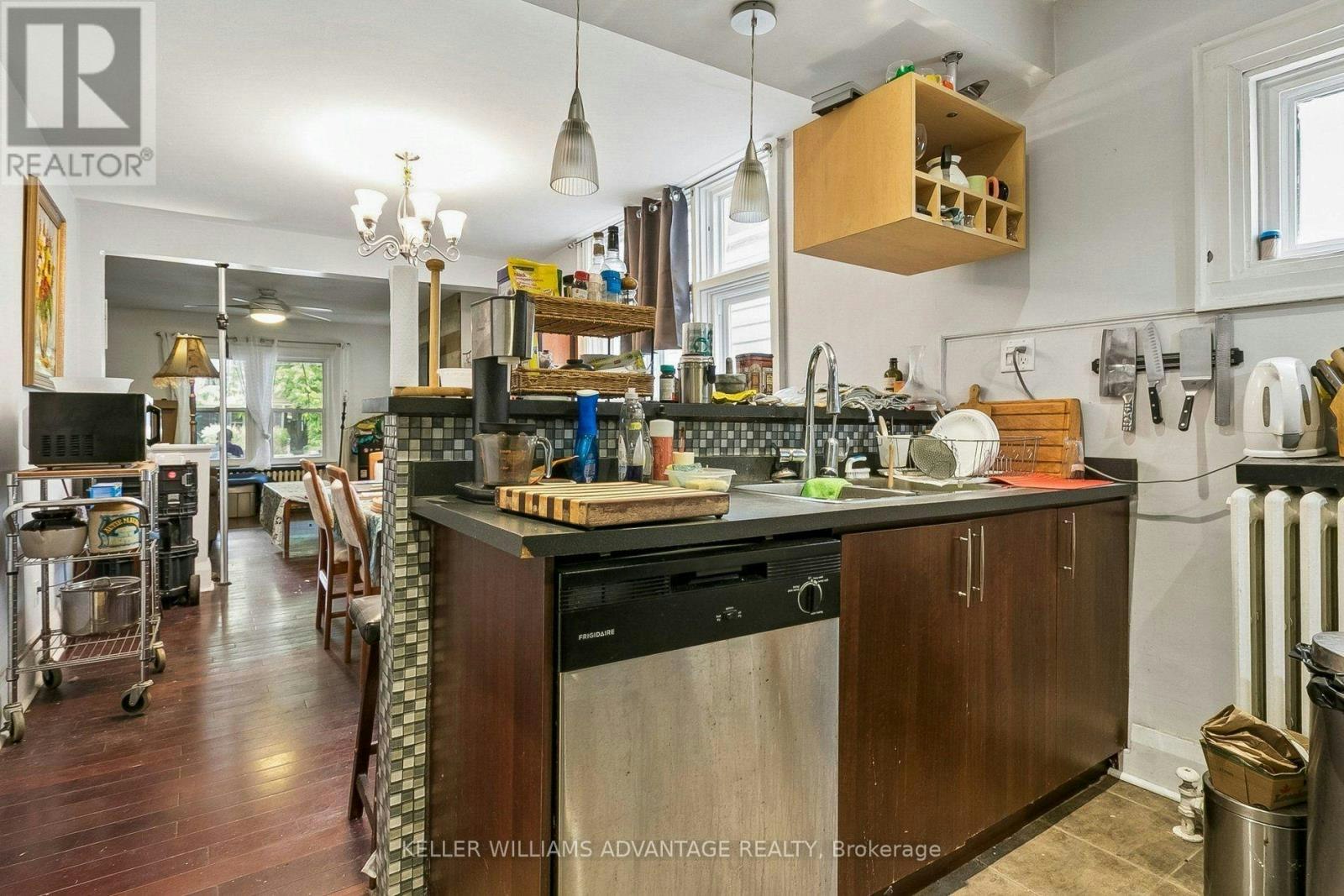 MAIN & 2ND-585 Woodbine Avenue, Toronto, ON, M4E 2H9 - 13