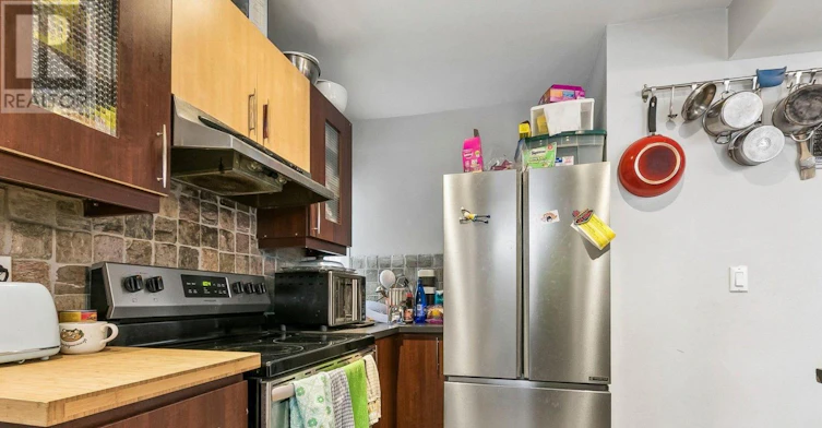 MAIN & 2ND-585 Woodbine Avenue, Toronto, ON, M4E 2H9 - 9