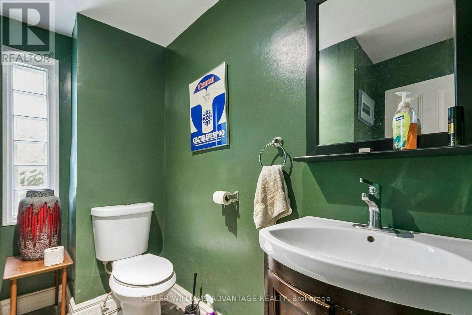 MAIN & 2ND-585 Woodbine Avenue, Toronto, ON, M4E 2H9 - 15