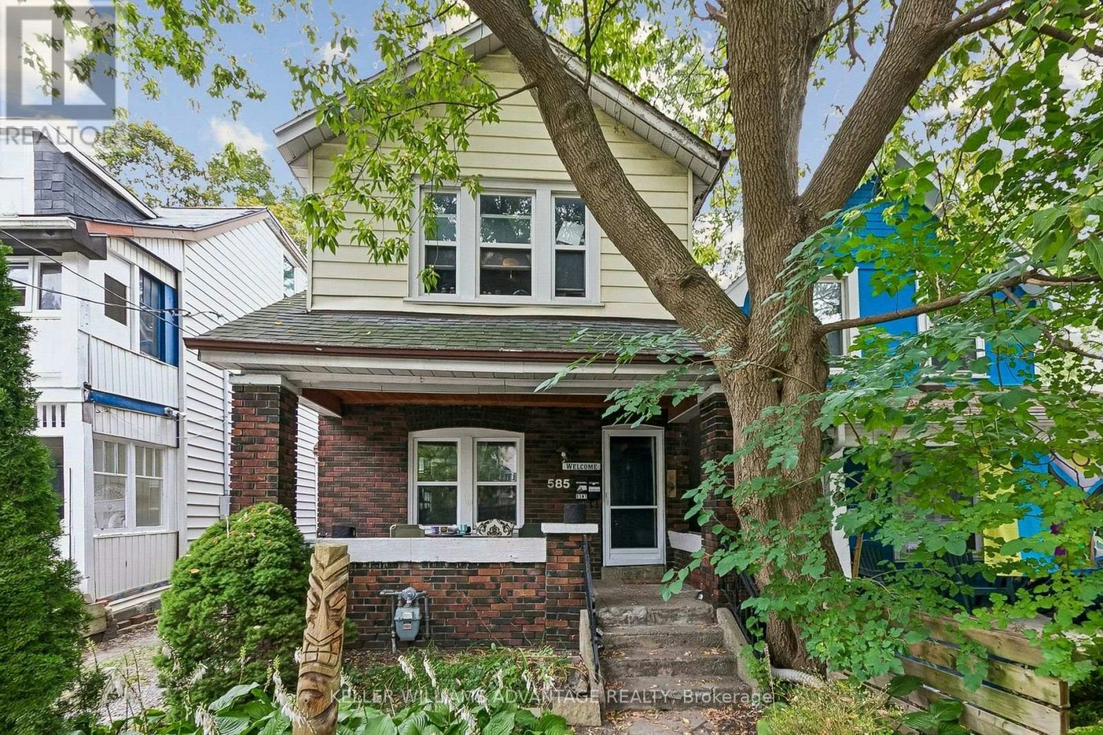 MAIN & 2ND-585 Woodbine Avenue, Toronto, ON, M4E 2H9