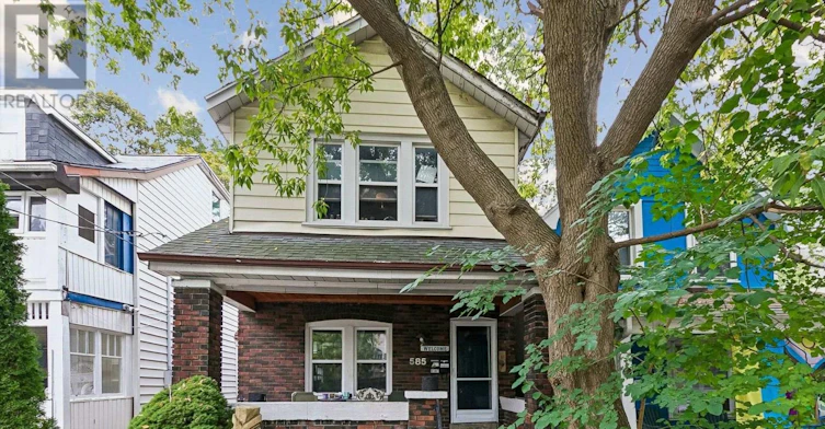 MAIN & 2ND-585 Woodbine Avenue, Toronto, ON, M4E 2H9