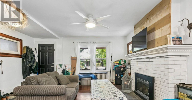 MAIN & 2ND-585 Woodbine Avenue, Toronto, ON, M4E 2H9 - 2