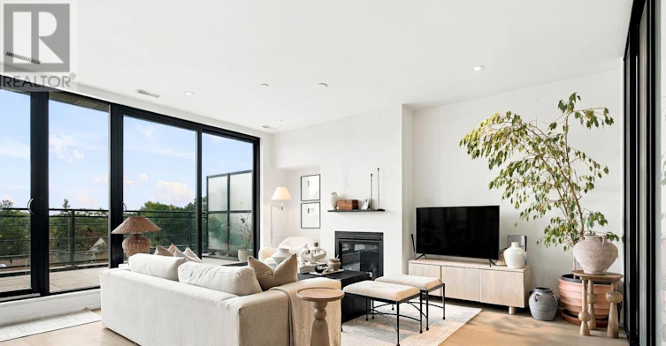 519-365 Beech Avenue, Toronto, ON, M4E 0C2 - 2