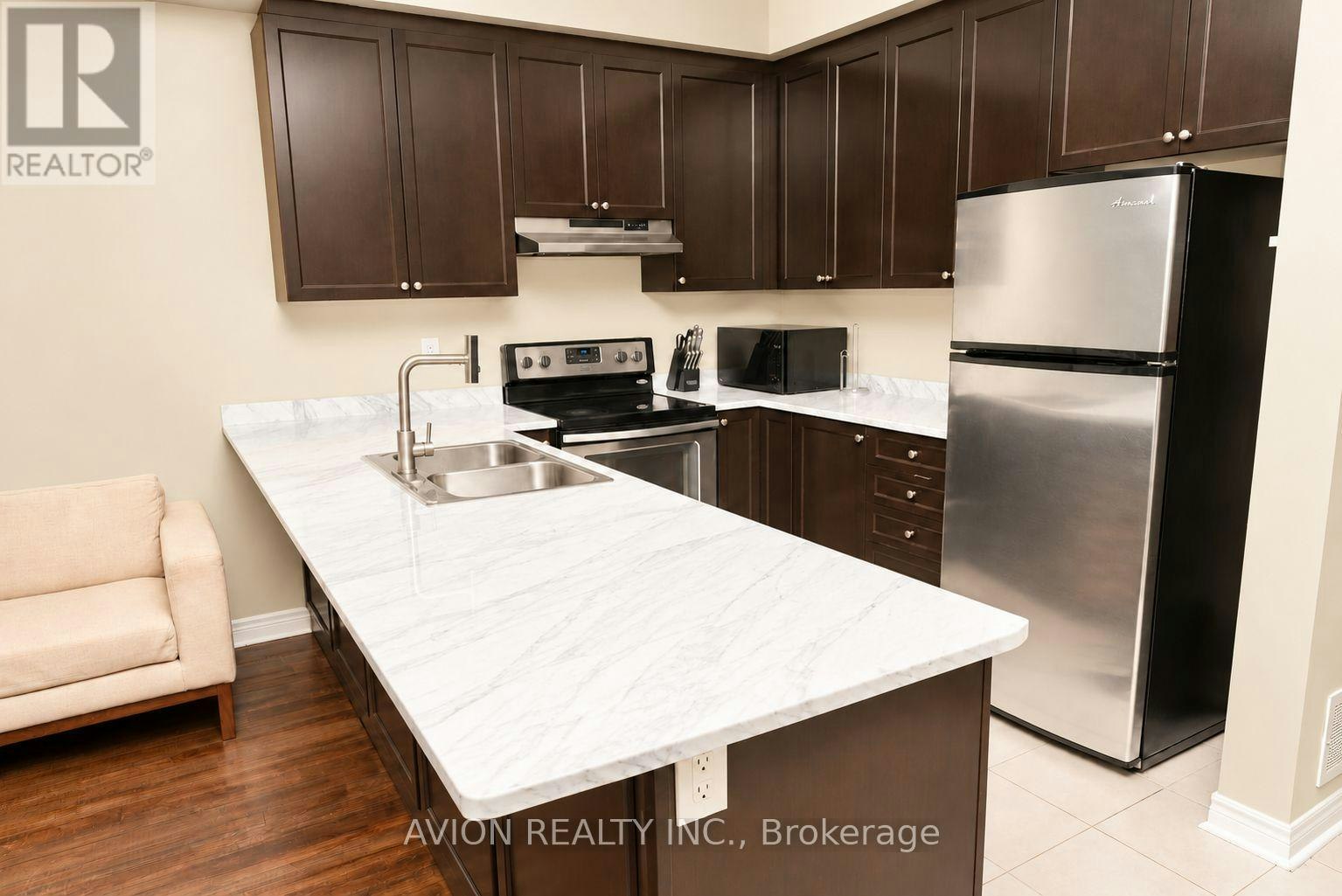 63 Forsyth Crescent N, Barrie, ON, L4N 6R1 - 6