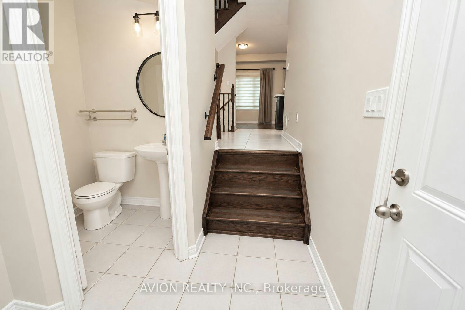 63 Forsyth Crescent N, Barrie, ON, L4N 6R1 - 2