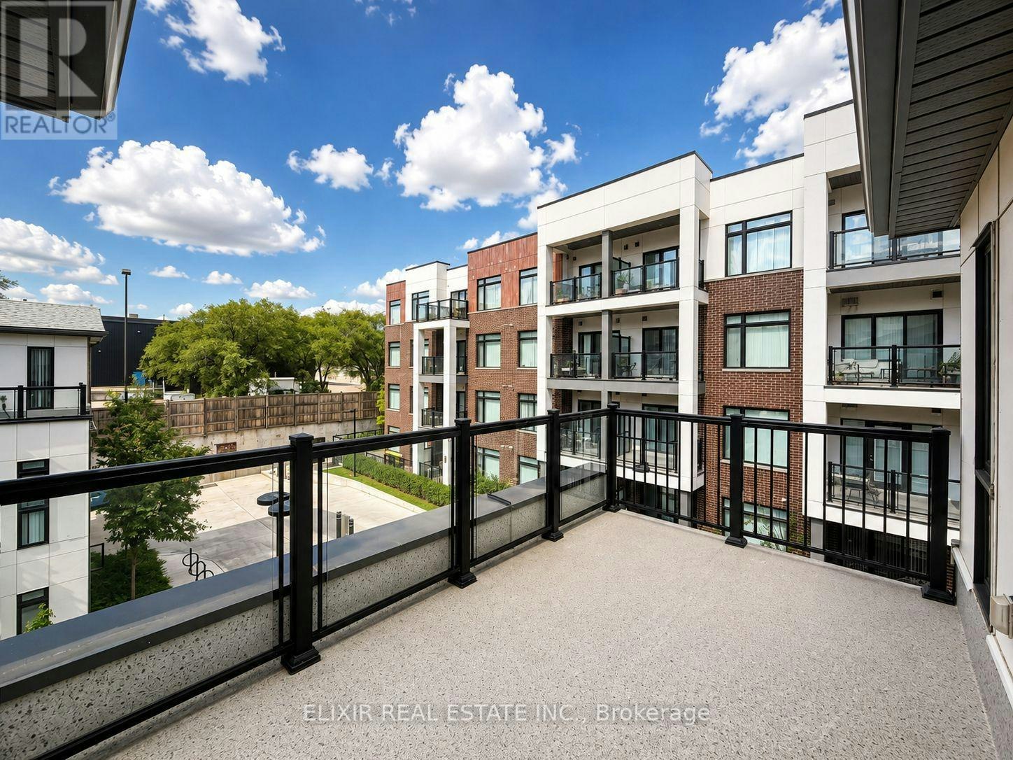 206-140 Canon Jackson Drive, Toronto, ON, M6M 0B9 - 17