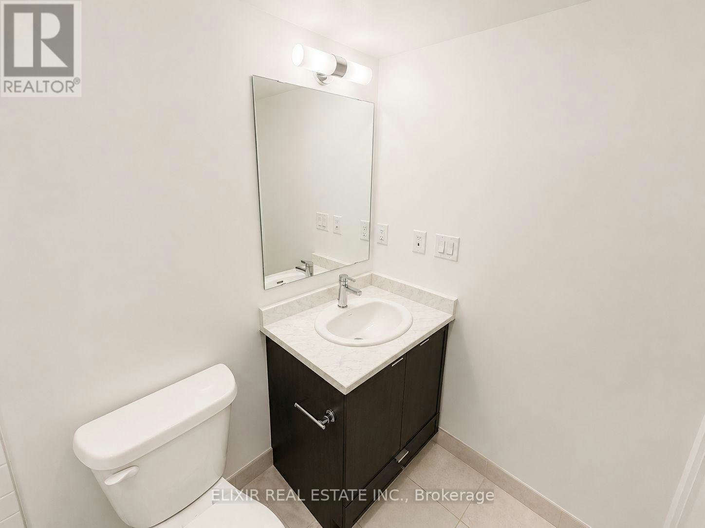 206-140 Canon Jackson Drive, Toronto, ON, M6M 0B9 - 21