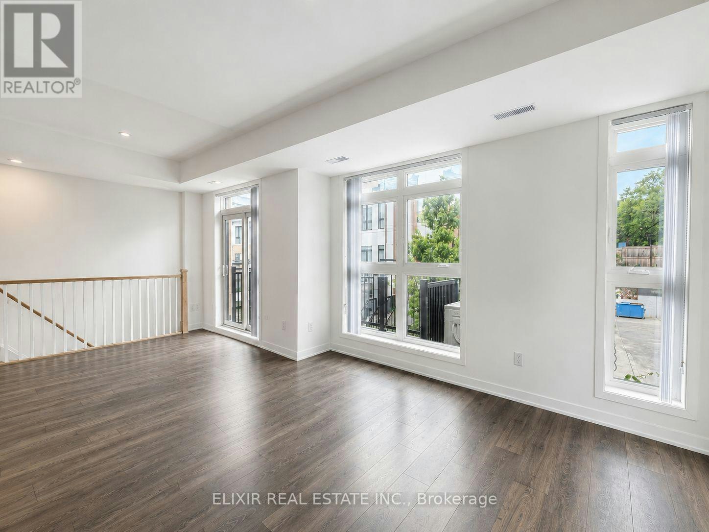 206-140 Canon Jackson Drive, Toronto, ON, M6M 0B9 - 10