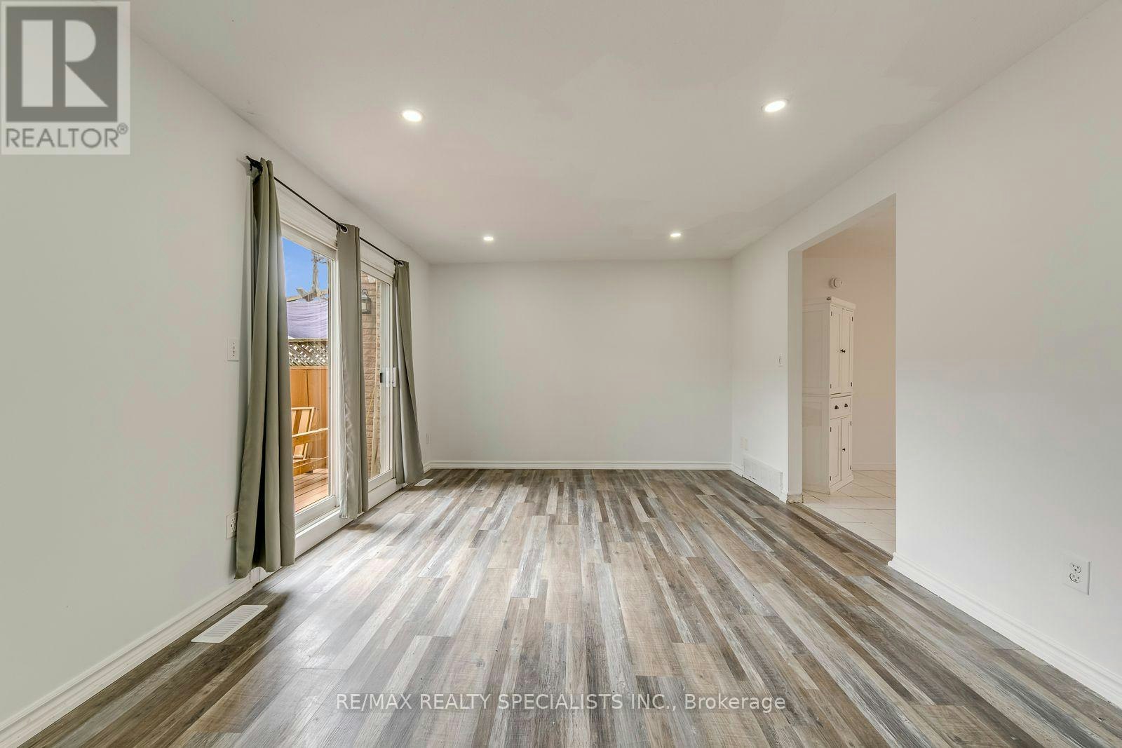 7-325 Mary Street, Hamilton, ON, L8L 8A2 - 18