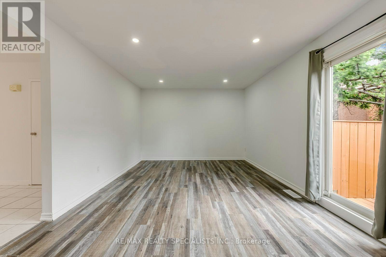 7-325 Mary Street, Hamilton, ON, L8L 8A2 - 14