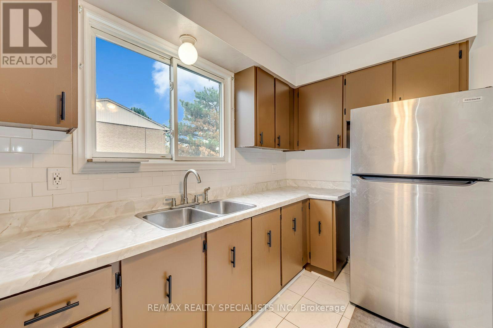 7-325 Mary Street, Hamilton, ON, L8L 8A2 - 12