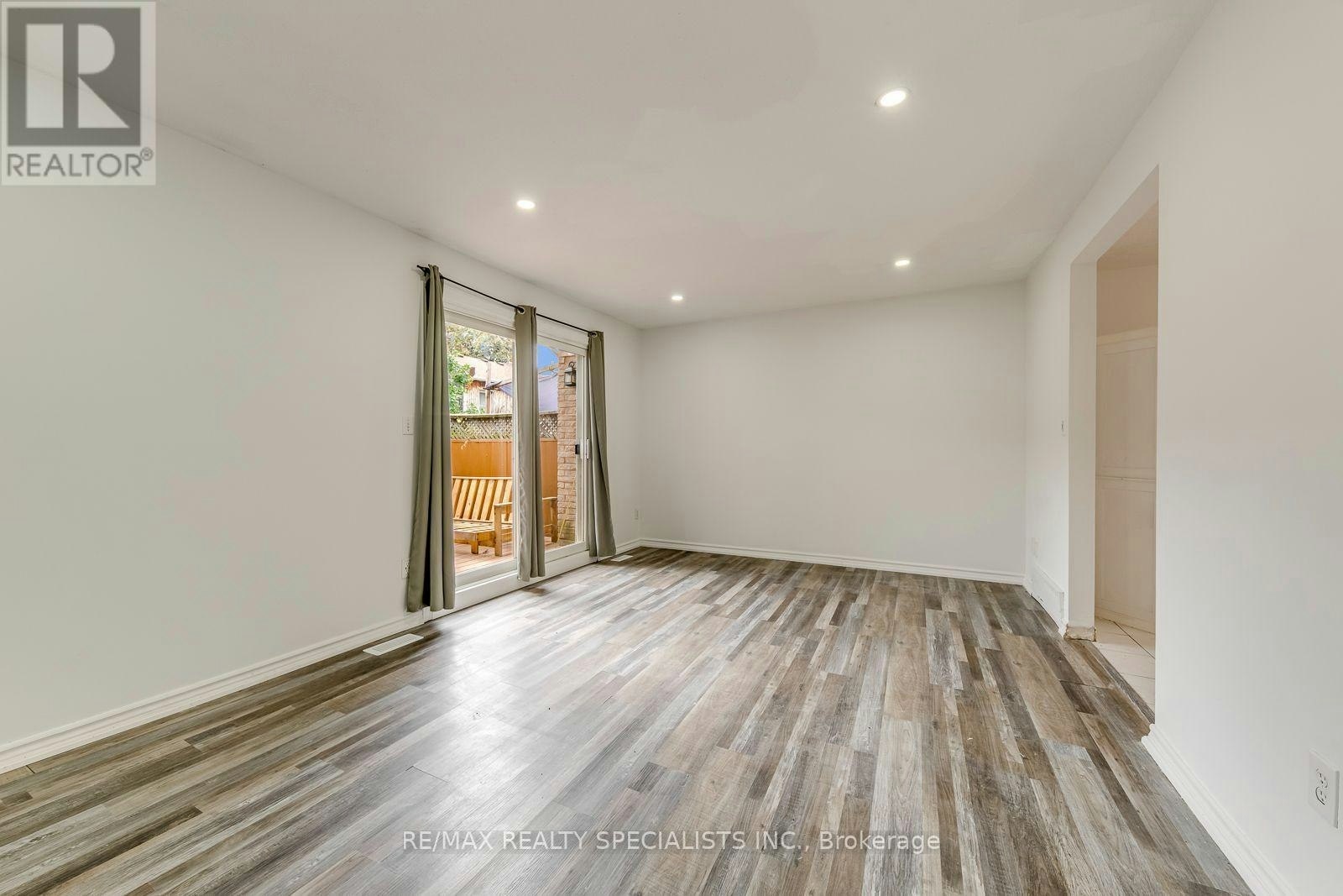 7-325 Mary Street, Hamilton, ON, L8L 8A2 - 17