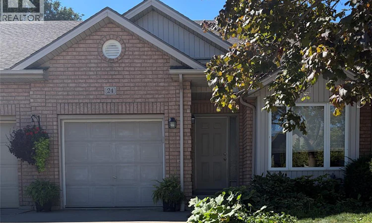 24 Erie Glen Crescent