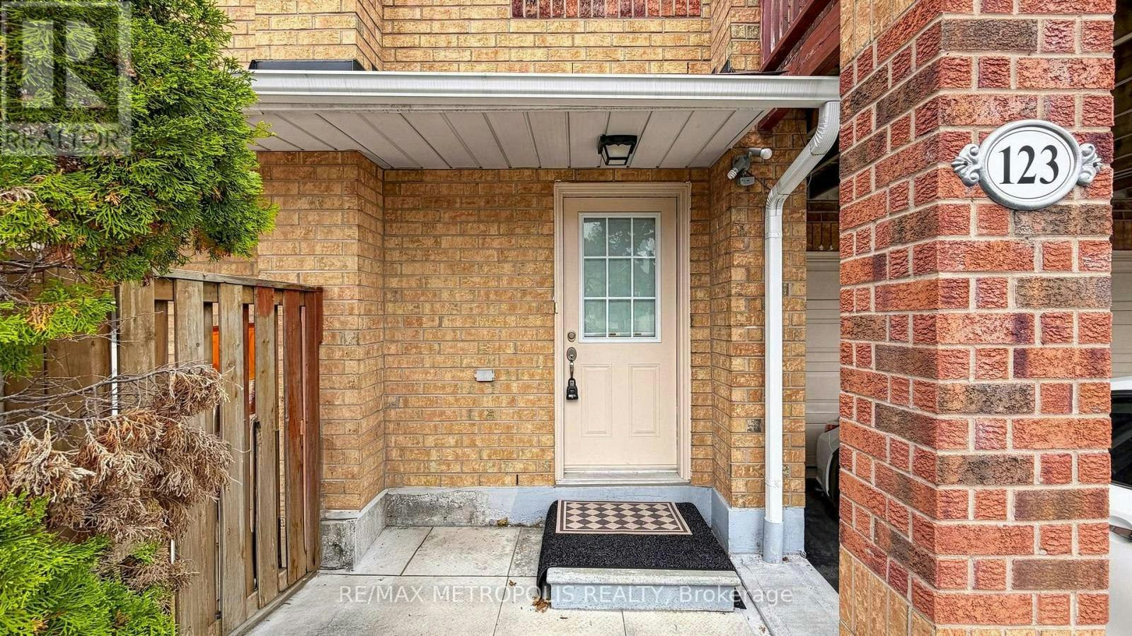 123-2 Hedge End Road, Toronto, ON, M1B 5Z8 - 4