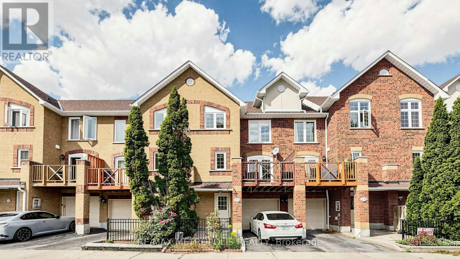 123-2 Hedge End Road, Toronto, ON, M1B 5Z8