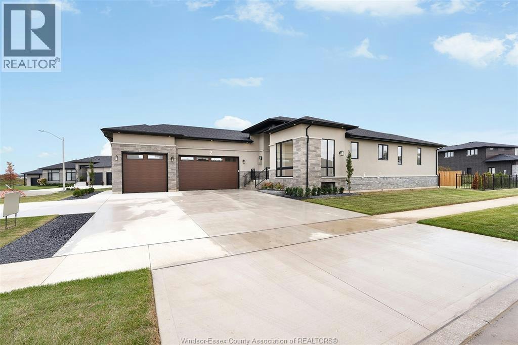 2 Pebble Beach Court, Leamington, ON, N8H 0G1