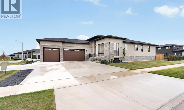 2 Pebble Beach Court