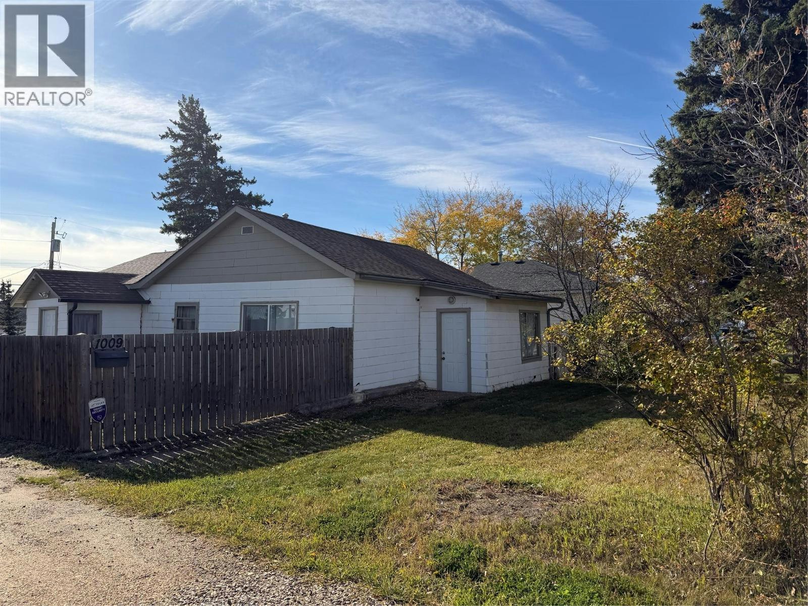 1009 95 Avenue, Dawson Creek, BC, V1G 1H9