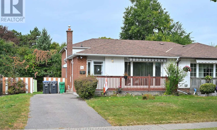 38 Algonquin Boulevard