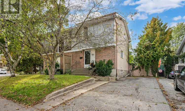 42 Wycliffe Crescent