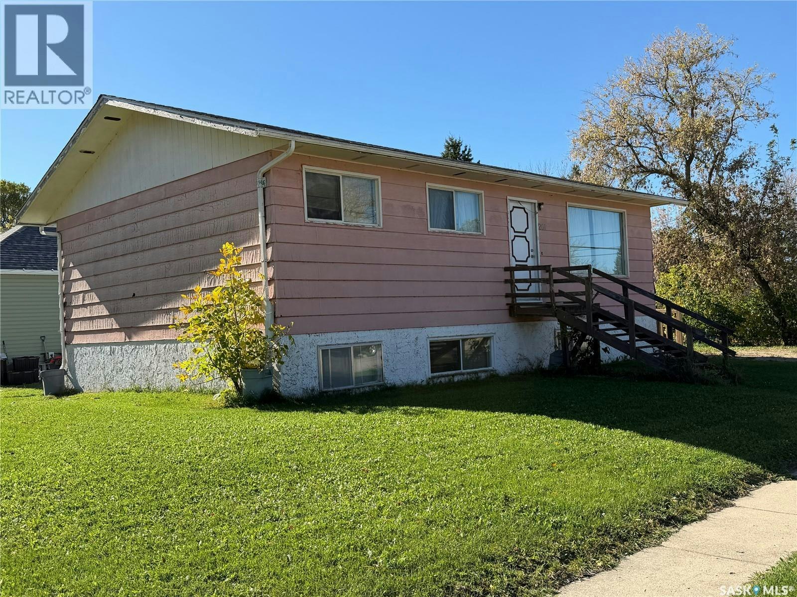 201 2nd Avenue, Melfort, SK, S0E 1A0