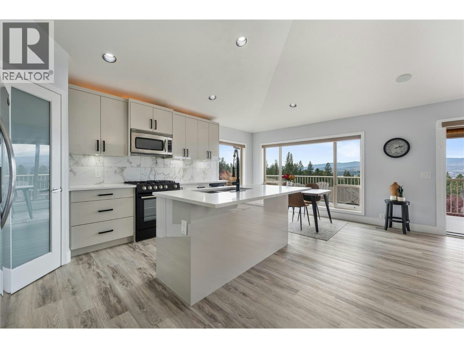 3516 Camelback Drive, Kelowna, BC, V1X 8A7 - 12