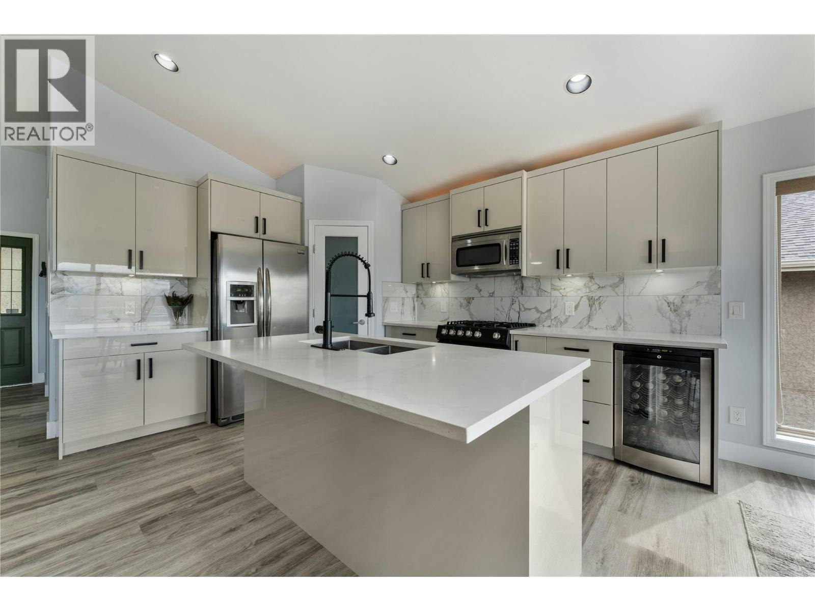 3516 Camelback Drive, Kelowna, BC, V1X 8A7 - 10