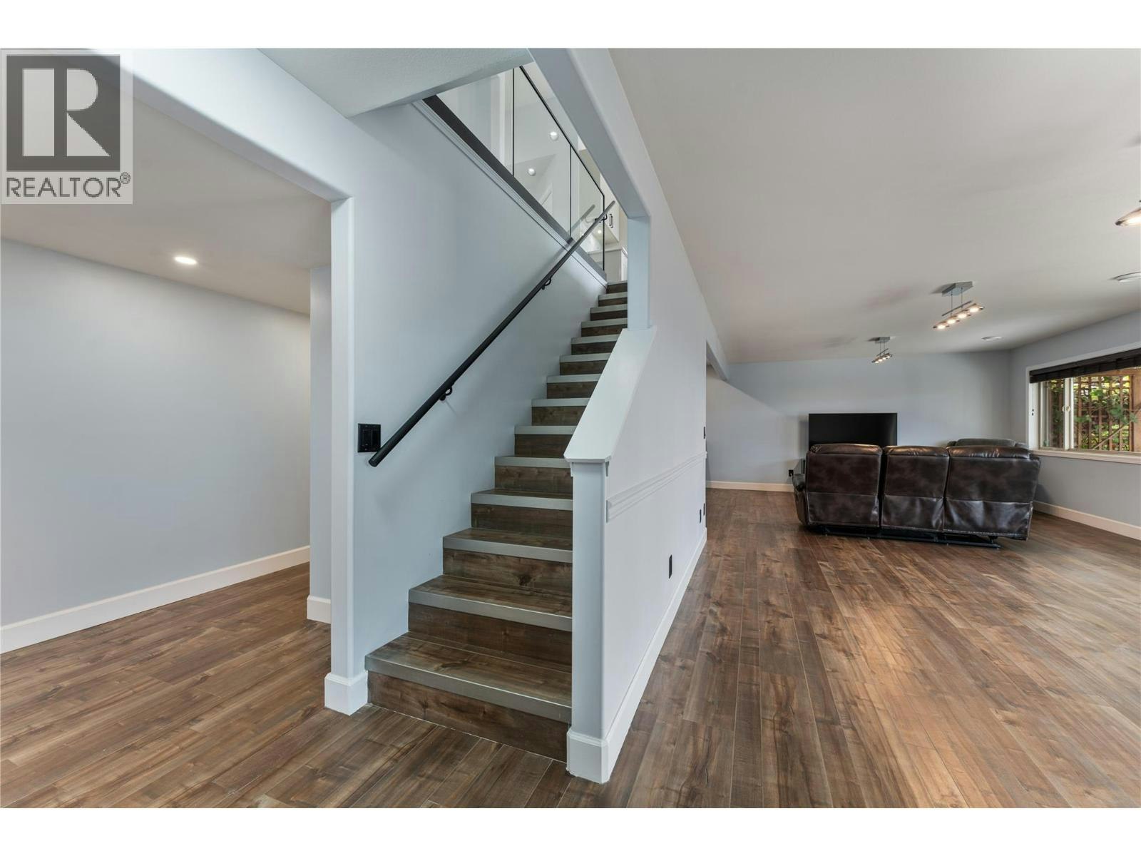 3516 Camelback Drive, Kelowna, BC, V1X 8A7 - 35