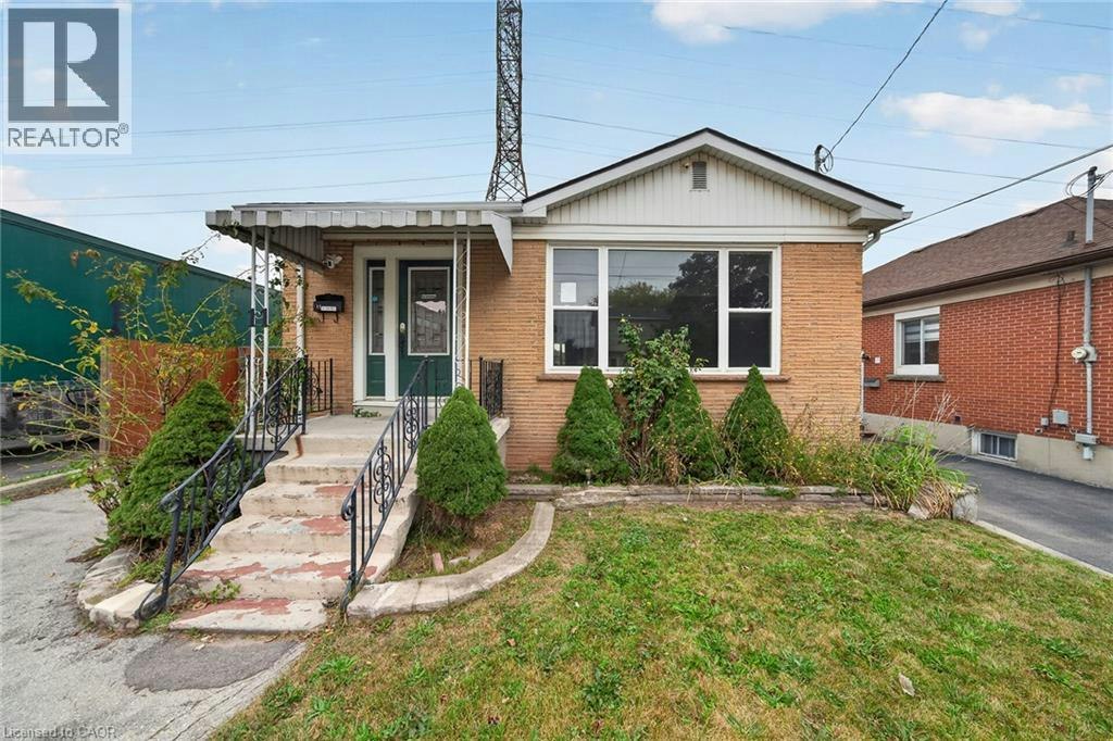 11 Selkirk Avenue, Hamilton, ON, L8H 5L6