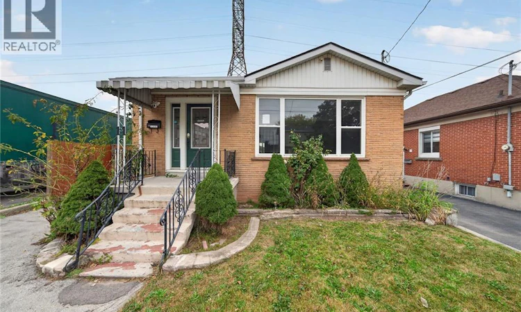 11 Selkirk Avenue
